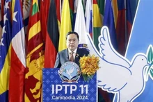 Le président de l’Assemblée nationale du Vietnam Trân Thanh Mân s’adresse à la 11e session plénière du Parlement international pour la tolérance et la paix (IPTP) à Phnom Penh, au Cambodge. Photo : VNA.