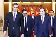 Le président de l’AN Tran Thanh Man (droite) et le Premier ministre espagnol Pedro Sánchez. Photo : VNA.