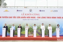 Cérémonie de mise en chantier de l'autoroute Huu Nghi - Chi Lang. Photo : NDEL.