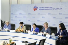 Table ronde placée sous thème « Femmes, paix et sécurité - transformation numérique pour une paix durable ». Photo : baoquocte.vn