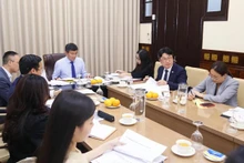 Colloque intitulé « Expérience du développement économique de la République de Corée et Suggestions de politiques pour le Vietnam ». Photo : baoquocte.vn