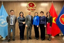 La délégation de l’Union des femmes vietnamiennes au siège de la mission permanente du Vietnam auprès des Nations Unies. Photo : baoquocte.vn
