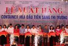 Cérémonie pour exporter le premier lot de canne à sucre de Hoa Binh vers les États-Unis. Photo : NDEL. 