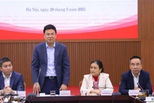 Le vice-ministre vietnamien des Affaires étrangères, Pham Quang Hiêu (debout), prend la parole. Photo : VNA.