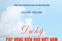 Le livre « Le voyage dans les mers et les îles du Vietnam dans la première moitié du XXe siècle » de Nguyên Huu Son. Photo : thoidai.com.vn