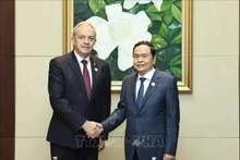 Le président de l'Assemblée nationale du Vietnam, Tran Thanh Man (droite), et le président de la Chambre des représentants de la Biélorussie, Igor Sergeyenko. Photo : VNA.