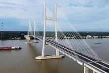 Le pont Cao Lanh représente un investissement de 7 500 milliards de dongs dont 160 millions de dollars d'aide non remboursable du gouvernement australien. Photo : VNA.