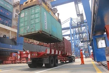 La valeur des exportations du Vietnam vers l’ASEAN a atteint 4,96 milliards de dollars, ce qui représente environ 10 % du chiffre d’affaires total des exportations du pays. Photo : congthuong.vn