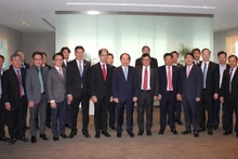 La délégation de Hai Phong lors de sa séance de travail avec les responsables du groupe japonais Sojitz. Photo : congthuong.vn