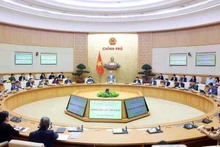 Vue de la première réunion du Comité de pilotage pour la restructuration, la réorganisation des unités administratives et le développement d’un modèle d’administration locale à deux niveaux. Photo : VNA.