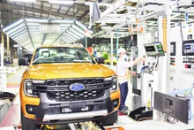 Dans l'usine de Ford à Hai Duong. Photo : NDEL.