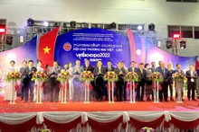 Cérémonie d’ouverture de la foire commerciale frontalière Vietnam-Laos. Photo : VOV.