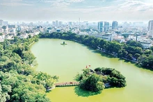 Un coin du lac Hoan Kiem à Hanoï. Photo : NDEL.