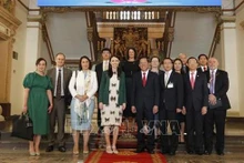 Le président du Comité populaire de Hô Chi Minh-Ville, Phan Van Mai et la Première ministre néo-zélandaise Jacinda Ardern. Photo : VNA.