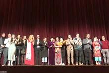 Artistes et membres de l'équipe de production. Photo: baoquocte.vn