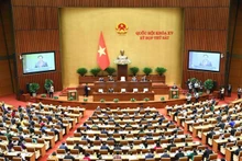 Le Président de l'Assemblée nationale, Vuong Dinh Huê, prononce le discours d'ouverture de la 6e session de la XVe Assemblée nationale. Photo : VNA.