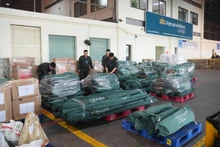 La cargaison totalise près de 30 tonnes de matériel de secours au Myanmar. Photo : VNA.