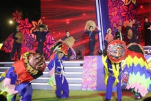 La danse du lion. Photo : VNA