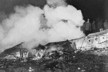 L'épave d'un bombardier américain B-52 tiré par les soldats vietnamiens dans la nuit du 26 décembre 1972. Photo : VNA.