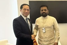 Le vice-Premier ministre vietnamien Bui Thanh Son (à gauche) et le président sri-lankais Anura Kumara Dissanayake. Photo : baoquocte.vn