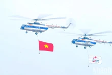 Des avions vietnamiens lors du Salon international de la défense du Vietnam 2022. Photo : NDEL.