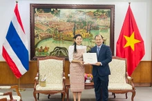 Le vice-ministre permanent de la Culture, des Sports et du Tourisme, Le Hai Binh (à droite) et l'ambassadrice de Thaïlande au Vietnam, Urawadee Sriphiromya. Photo : bvhttdl.gov.vn