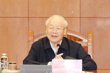 Le Secrétaire général du Parti Nguyên Phu Trong lors de la première réunion du sous-comité du personnel du 14e Congrès national du Parti. Photo : VNA.