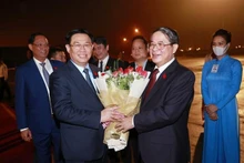 Le 18 avril, le président de l’AN, Vuong Dinh Huê, quitte Hanoï pour des visites officielles à Cuba, en Argentine et en Uruguay du 18 au 28 avril 2023. Photo : VNA. 
