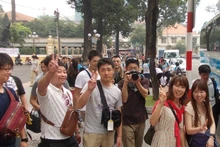 Des touristes japonais à Hô Chi Minh-Ville (au Sud du Vietnam). Photo : VOV.
