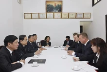 Le président de l'Assemblée nationale, Tran Thanh Man, reçoit le vice-président du Conseil de la République (Chambre haute) de l'Assemblée nationale de Biélorussie, Siarhei Khamenka, le 26 juillet à Hanoï. Photo : VNA.