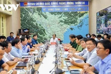 Le Vice-Premier ministre Lê Van Thanh préside une réunion de la Direction nationale de lutte contre les catastrophes naturelles destinée à se préparer au typhon Noru. Photo : VOV.