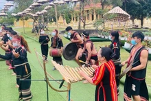 De nombreuses activités imprégnées de l’identité culturelle des régions du Nord-Ouest et du Nord-Est du Vietnam se tiendront du 29 avril au 3 mai au Village culturel et touristique des ethnies du Vietnam. Photo : thoidai.com.vn