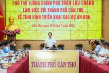 Le Vice-Premier ministre Trân Luu Quang lors de la séance de travail avec le Comité populaire de la ville de Cân Tho. Photo: VNA