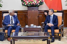 L’assistant du ministre des Affaires étrangères, Nguyên Minh Vu (à droite) et Roch Wamytan, président du Congrès de la Nouvelle-Calédonie. Photo : baoquocte.vn