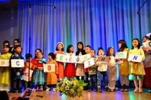 Une présentation des enfants de l'école Binh Minh. Photo : VNA.