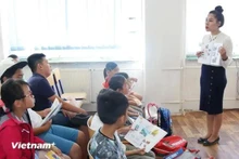 Un cours d'enseignement de la langue vietnamienne en République tchèque. Photo : VNA.
