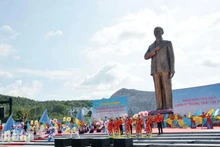 Le monument du président Hô Chi Minh à Phu Quôc. Photo : NDEL