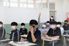 Dans une classe d'enseignement de la langue vietnamienne. Photo : VNA.