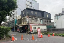 La route est bloquée après un séisme survenu dans le district de Hualien, à Taïwan, Chine, le 5 avril 2024. Photo : Xinhua/VNA.
