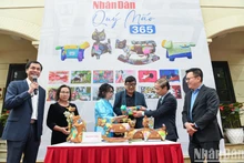 L'exposition d'art est un projet unique et à grande échelle, présentant au public amateur d'art une collection de sculptures de mascottes de chats, basée sur les œuvres de célèbres peintres et sculpteurs vietnamiens contemporains. Photo : NDEL.