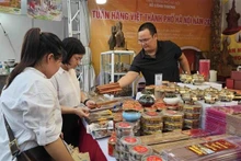 Stand de bâtonnets d'encens à l'événement. Photo : VNA.