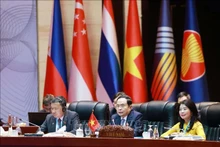 Le président de l’Assemblée nationale du Vietnam Trân Thanh Mân (centre) lors de la réunion du Comité exécutif de l’AIPA-45, à Vientiane, le 18 octobre. Photo : VNA.