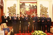 Des délégués vietnamiens et thaïlandais. Photo: canhsatbien.vn