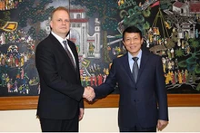 Le vice-ministre vietnamien de la Sécurité publique, Luong Tam Quang (à droite) et le secrétaire adjoint du Conseil de sécurité de la Fédération de Russie, Venediktov Aleksandr Nikolaevich. Photo : VOV