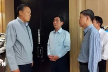 Le Premier ministre thaïlandais Srettha Thavisin et l'ambassadeur vietnamien Pham Hung Viet (4e à gauche) sont sur place. Photo : VNA.