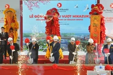 Cérémonie de mise en chantier du viaduc Mikazuki à Dà Nang. Photo : baoquangnam.vn