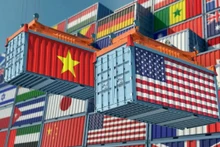 Les politiques sécuritaires, économiques et les relations extérieures des États-Unis durant le mandat du président Trump auront un impact sur la politique et l’économie mondiales et régionales, y compris au Vietnam. Photo : congthuong.vn