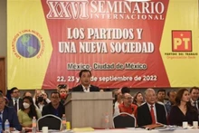Le membre du Comité central du PCV et chef de sa Commission de contrôle, Trân Duc Thang Trân Duc Thang prenant la parole lors de la conférence à Mexico. Photo: VNA