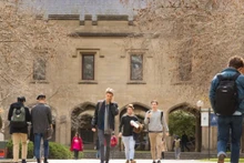 De nombreux étudiants vietnamiens sont également soutenus par le gouvernement et les écoles australiennes grâce à des bourses d’études. Photo : baoquocte.vn