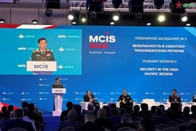 Le ministre vietnamien de la Défense, Phan Van Giang, prend la parole lors de la 11e conférence internationale de sécurité de Moscou (MCIS-11). Photo : qdnd.vn